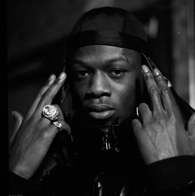 Lyrics: Jhus ft Skepta – Outside